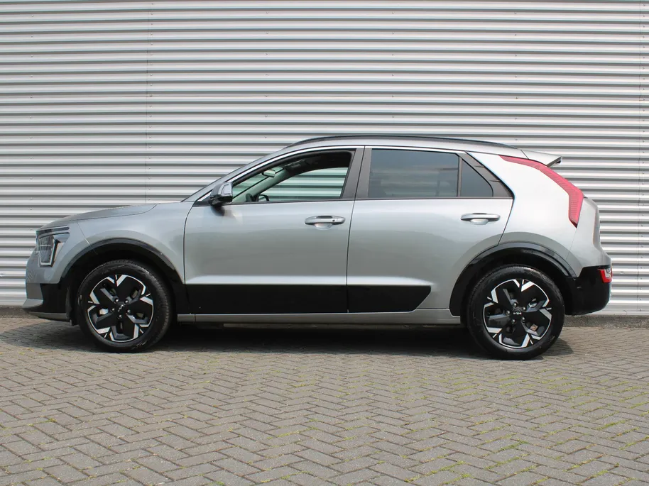 Kia Niro EV Edition Advanced 64.8 kWh | Stuur-/stoelverwarming | Elektr. stoelverstelling | Camera | Cruise adapt. | 17'LM | Clima | 17% bijtelling |