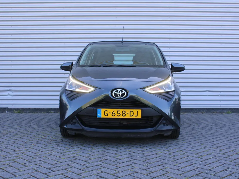 Toyota Aygo 1.0 VVT-i x-play limited | Camera | Elektrisch vouwdak | Android Auto/Apple Carplay | Airco | Cruise |
