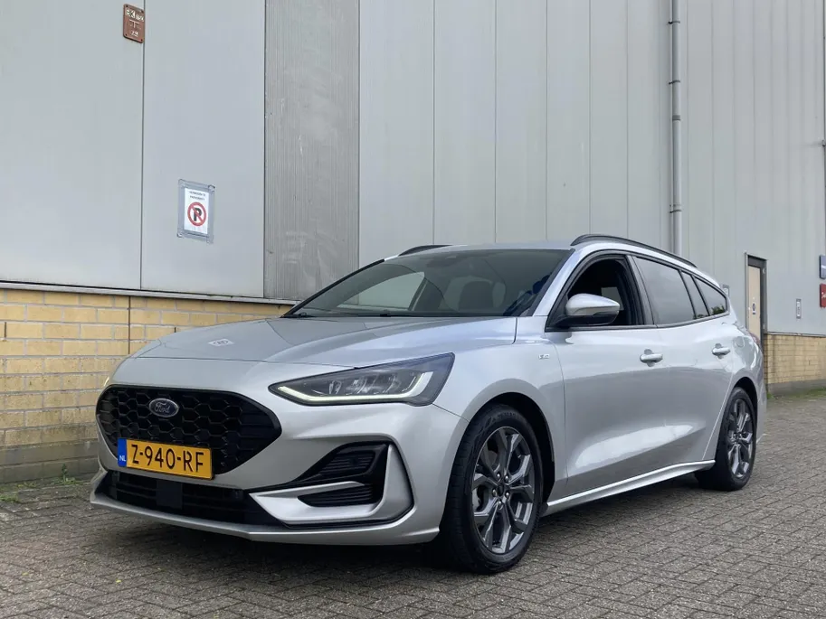 Ford Focus 1.0 EcoBoost Hybrid 125 pk ST Line Wagon Navigatie SYNC4 - Apple Carplay/ Android Auto - Winter Pack