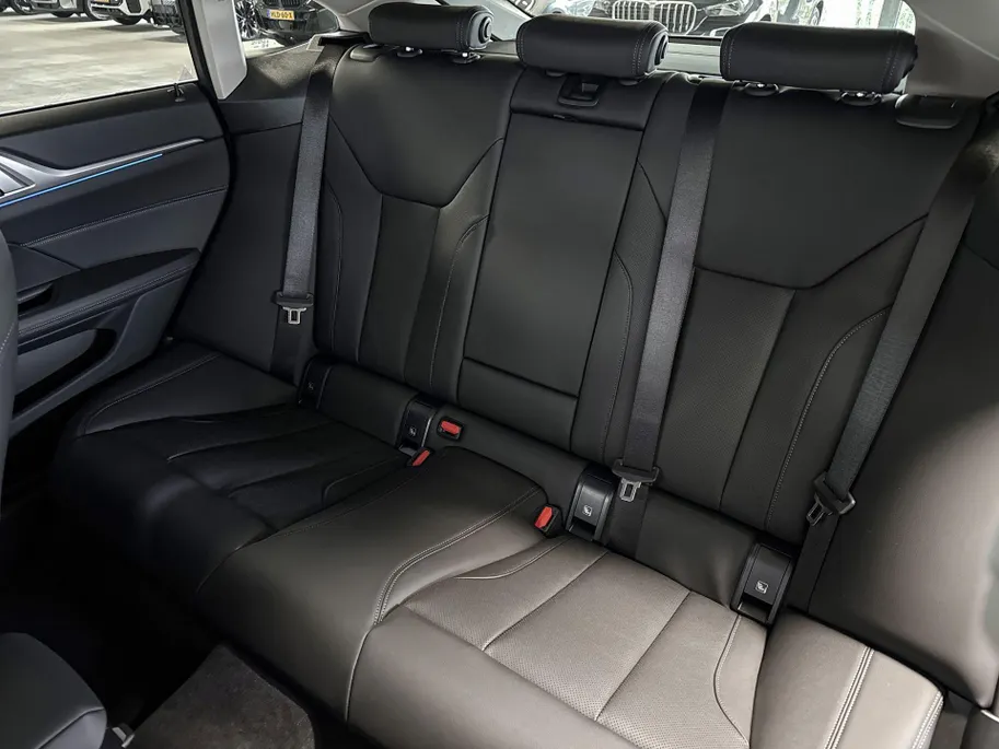 BMW i4 eDrive35 70 kWh