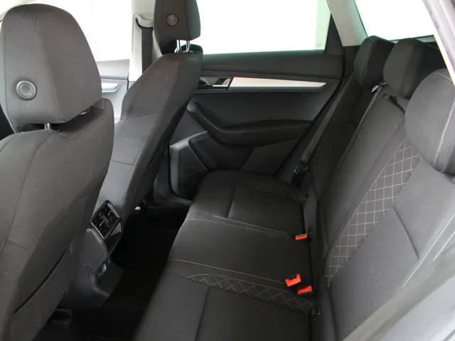 Škoda Karoq 1.0 TSI Clever Edition Android Auto / Apple Carplay | Climate Control | Stoelverwarming | PDC