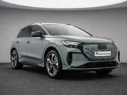 Audi Q4 Q4 S edition performance 82 kWh 286 PK · Trekhaak elek. wegklapbaar · Optiekpakket zwart · Glazen panoramadak