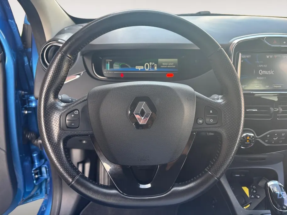 Renault ZOE R110 Iconic 41 kWh | Koop accu | Achteruitrijcamera | Stoelverwarming | Bluetooth
