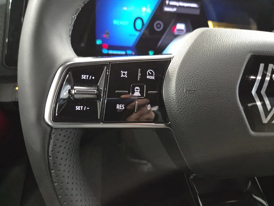 Renault Megane E-Tech comfort range Evolution 60 kWh * Cruise Control Adaptief * Stoelverwarming * Camera * Carplay * LM Velgen 18' *