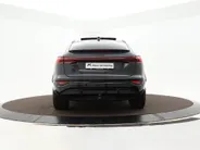 Audi Q6 e-tron Sportback S edition performance 306pk 100 kWh · SOH 97,8% · Panoramadak · Wegklapbare Trekhaak · 360 Camera · Stoelverwarming voor+achter · Bijrijder Display · 19'' Inch · Garantie t/m 10-08-2030 of 100.000km