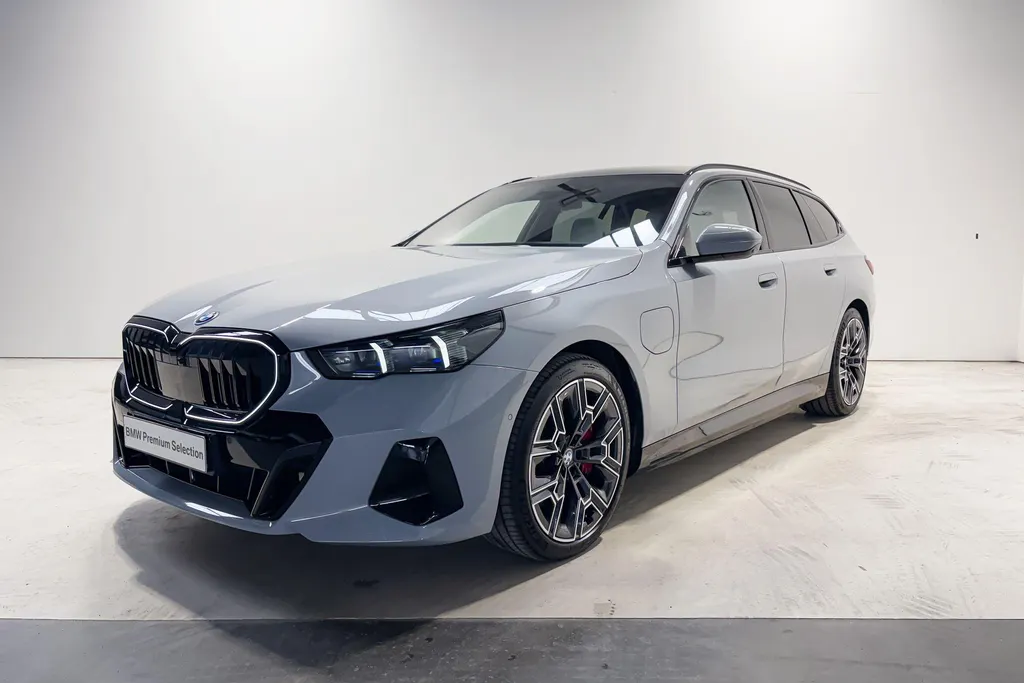 BMW 5 Serie Touring 550e xDrive