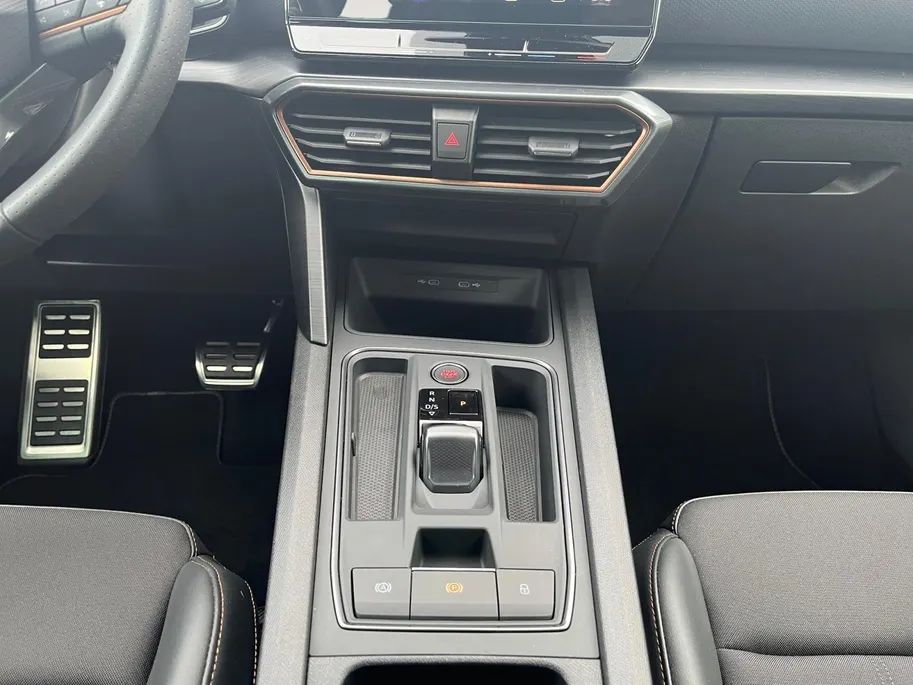 CUPRA Leon Sportstourer 1.4 e-Hybrid VZ Business | 19' LM | Apple Carplay en Android Auto | Climate Control | Cruise Control