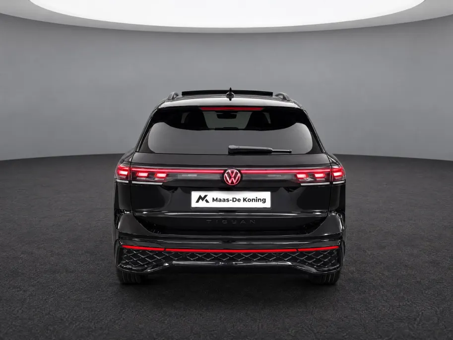 Volkswagen Tiguan 1.5 272pk DSG eHybrid R-Line Edition · Panoramadak · Wegklapbare Trekhaak · 360 Camera · Verwarmbare Voorruit · 20'' Inch · Garantie t/m 16-04-2030 of 100.000km
