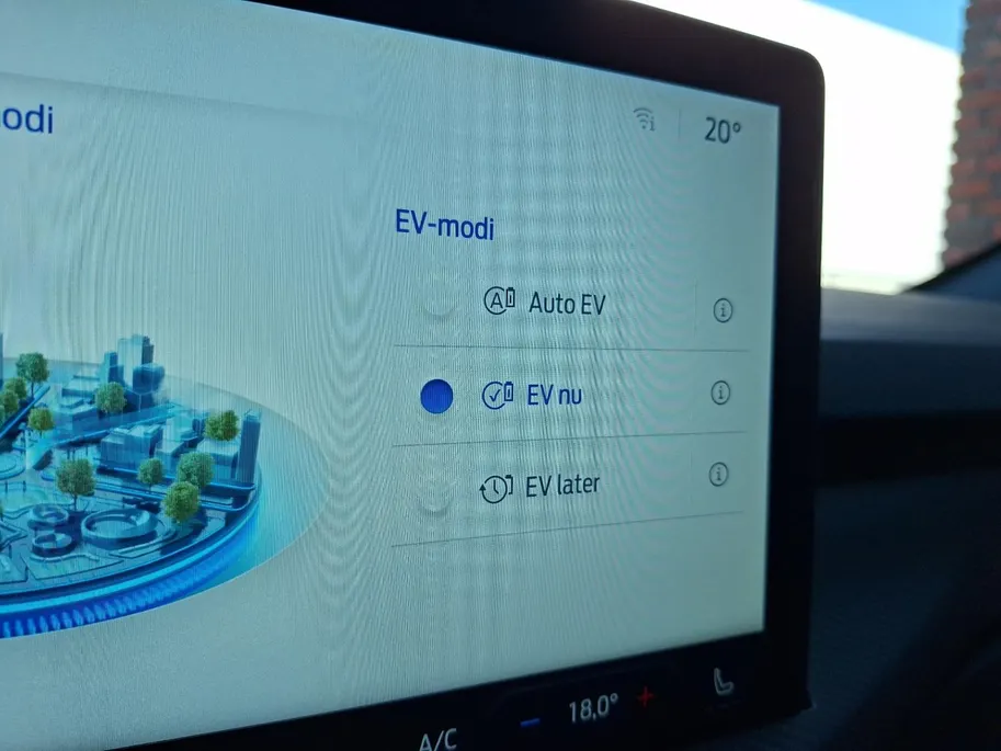 Ford Kuga 2.5 PHEV ST-Line X | Black Pack | Winterpack | Matrix Ledkoplampen | El. Trekhaak | 360Camera | Adaptive Cruisecontrol | Dodehoekdetectie | 20' Lichtmetaal | Draadloze Apple Carplay&Android Auto | B&O Audio | El. Vert. bestuurderstoel + geheugen | Nieuw t