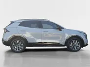 Kia Sportage 1.6T Hybrid Dark Edition | Trekhaak | Lederen bekleding | Stoel en stuurverwarming | Elektrisch verstelbare voorstoelen | Navigatie | Camera |