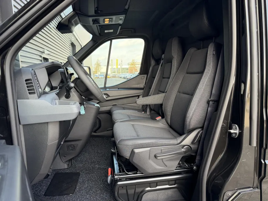 Renault Master E-Tech T35 L2H2 Advance Long Range 87 kWh Automaat | DEMO | Trekhaak | RVS Side & Backbar | Laadruimte Betimmering | Navi | Camera | Apple CarPlay/Android Auto | Full LED | Climate Control | Parkeersensoren |