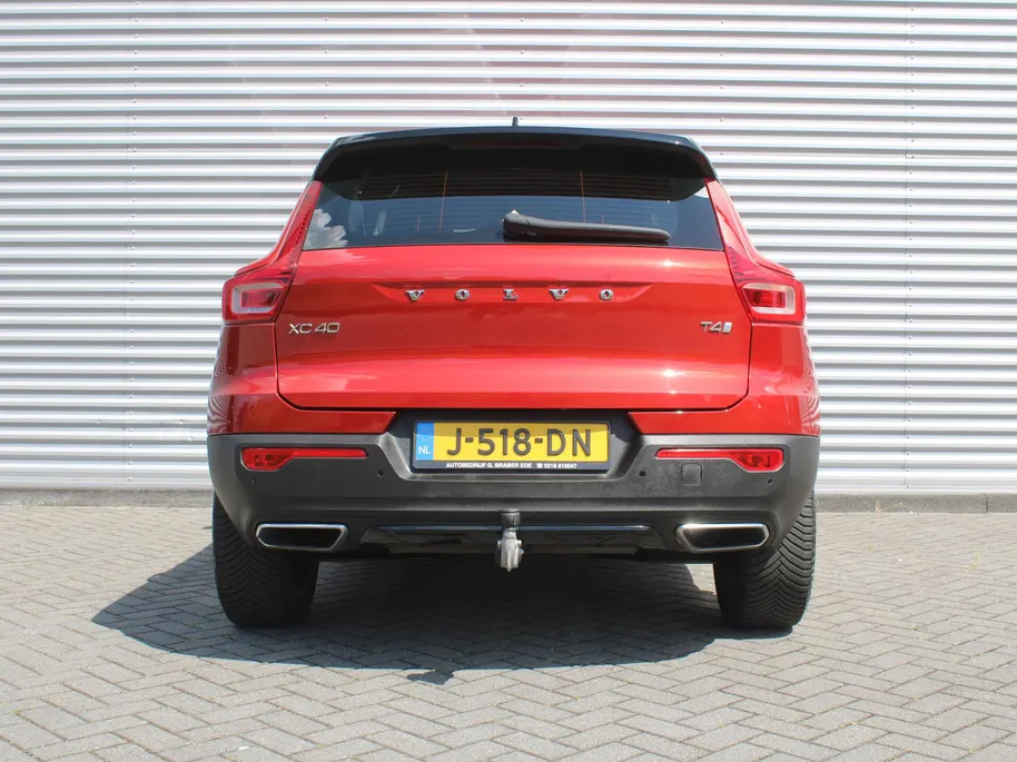 Volvo XC40 2.0 T4 R-Design | Keyless | HK Audio | Adap. Cruise | PDC | Elek. Trekhaak | 19' Velgen | Elek. Kofferklep | Camera | Stoelverwarming |
