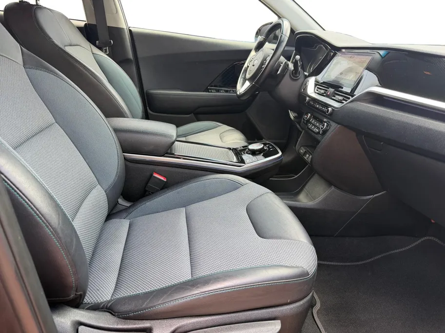 Kia e-Niro DynamicLine 64 kWh | Zeer nette auto | SoH 100% | Navigatie | Apple CarPlay & Android Auto | Achteruitrijcamera |