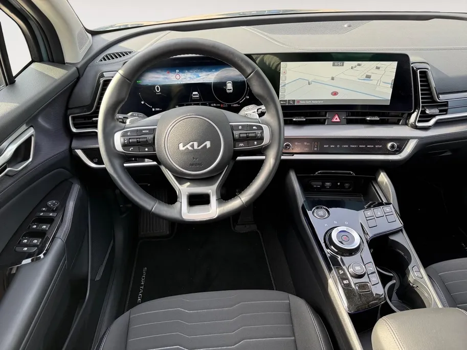 Kia Sportage 1.6 T-GDi Hybrid DynamicPlusLine | Navi | Clima | Adaptive Cruise | Camera | Panorama-/Schuifdak | Stoel-/Stuurverwarming | 18'' LM Velgen | Apple Carplay & Android Auto