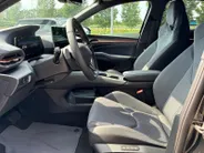 CUPRA Raval Business First Edition 56 kWh 211 PK l Black Pakket l Achteruitrijcamera l Stoel en Stuurrverwarming