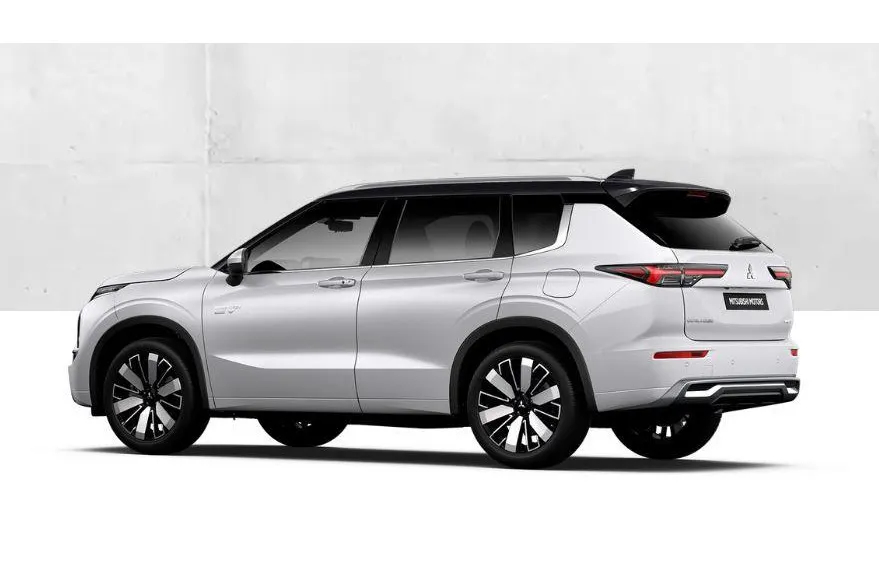 Mitsubishi Outlander 2.4 PHEV Instyle+ €5.000 euro korting eigen voorraad| 8 jaar garantie| Snel leverbaar | Totaalprijs op is op.m25