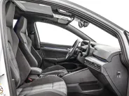 Volkswagen Golf 1.5 eHybrid 272pk DSG GTE · Panoramadak · 360 Camera · Inklap. Trekhaak · Head-Up Display · Matrix LED · Keyless · DCC · Garantie t/m 26-05-2030 of 100.000km