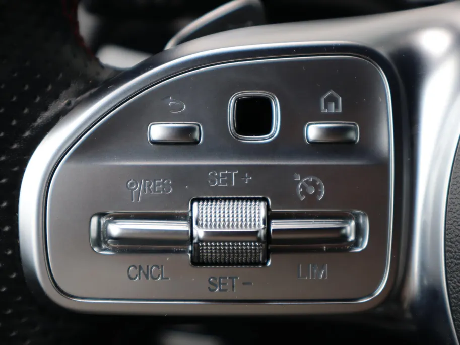 Mercedes-Benz GLA 250 e AMG Line l Trekhaak l Stoelverwarming l Achteruitrij camera