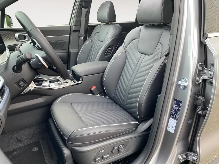 Kia Sorento 1.6 T-GDi Plug-in Hybrid 4WD ExecutiveLine 7p | Bel voor info | 253 pk | Head-up display | Nu €3000 Inruilpremie!