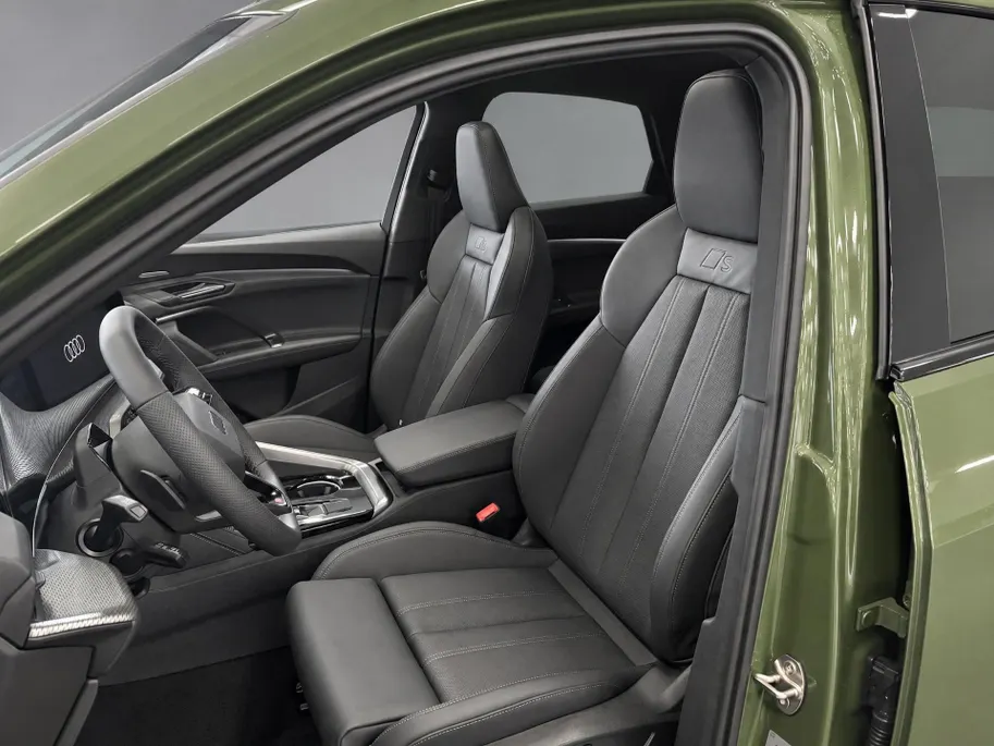 Audi Q5 Sportback e-hybrid quattro S edition Competition 367 PK · Glazen panoramadak · Head-up display · B&O premium 3D