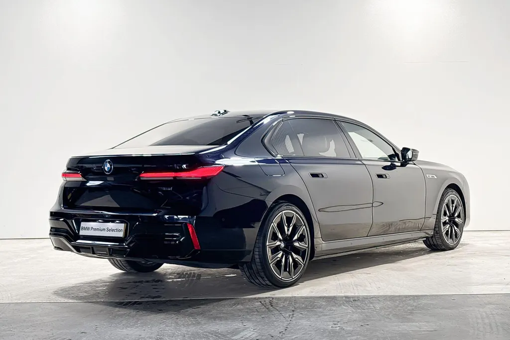 BMW i7 M70 xDrive 106 kWh