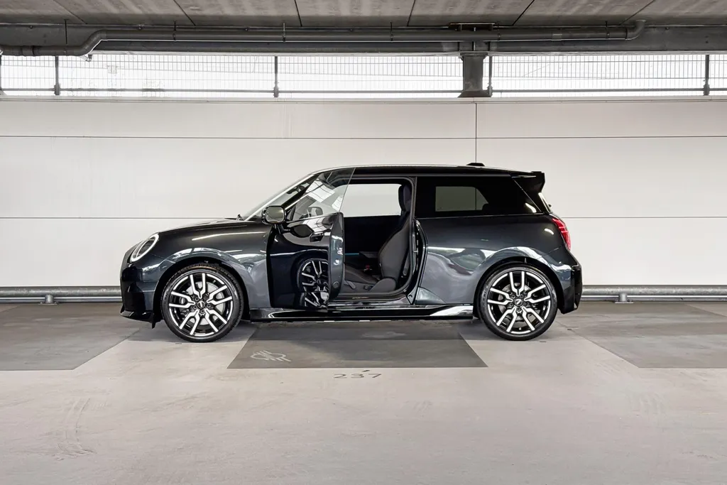 MINI Cooper 3-deurs Electric Cooper E John Cooper Works M 40.7 kWh