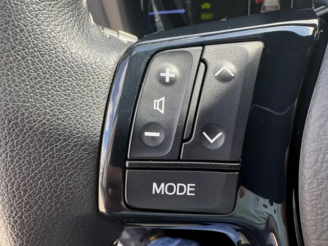 Toyota Yaris 1.5 Hybrid Bi-Tone | Navigatie | Trekhaak