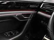 Volkswagen Touareg 3.0 TSi 462pk DSG eHybrid 4MOTION R · SOH 96.9% · Panoramadak · 360 Camera · Luchtvering · Wegklapbare Trekhaak · Stoelventilatie · Elek. Voorstoelen · 21'' Inch ·