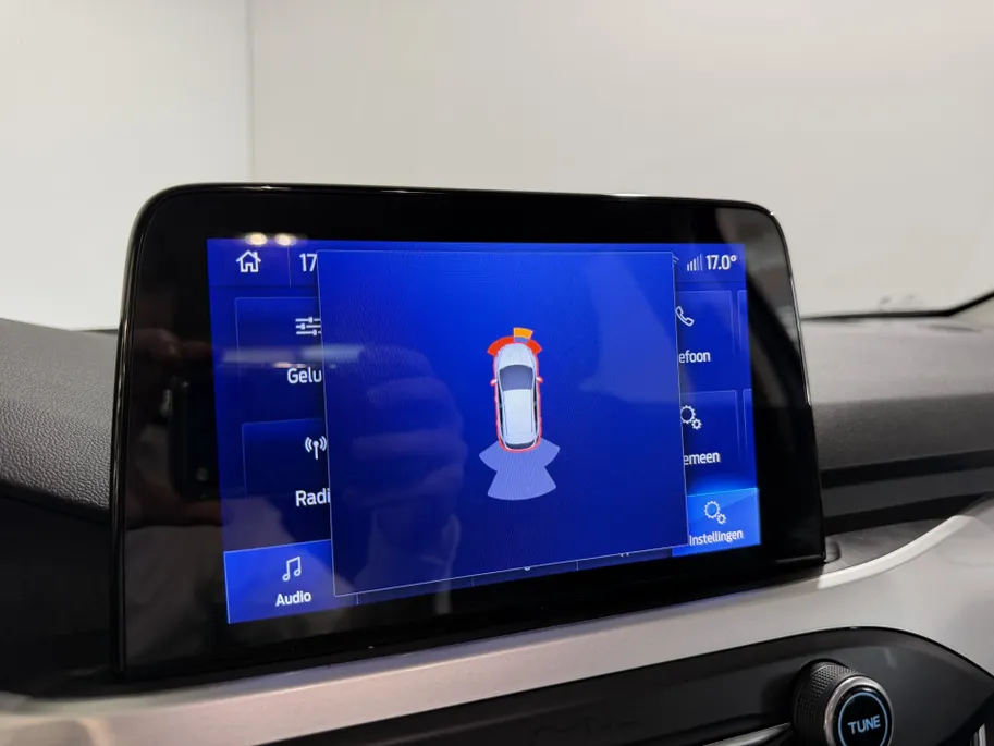 Ford Focus 100PK EcoBoost Trend Edition Business | 1e eigenaar | Winter Pack | Comfort Pack | Navi | Apple CarPlay/Android Auto | Parkeersensoren | Lichtmetalen Velgen | Cruise Control |