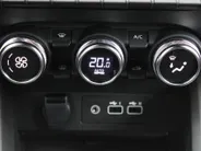 Mitsubishi Colt 1.0T MT First Edition | Stuur-/stoelverwarming | Camera | Clima | Dodehoek detectie | Draadloze telefoonlader | Cruise adapt. | 17' LM | LED |