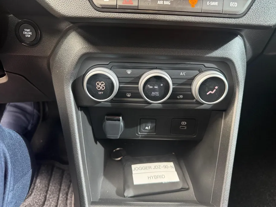 Dacia Jogger 1.6 Hybrid 140 Extreme 5p. AUTOMAAT AIRCO CAMERA CRUISE CONTROLE APPLE CARPLAY ANDROID AUTO ZEER MOOIE AUTO LET OP DEMO