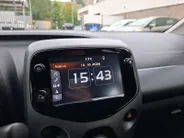 Toyota Aygo 1.0 VVT-i x-play | ACHTERUITRIJCAMERA | 5 DEURS | TELEFOON | AIRCO | ELEKTRISCHE RAMEN |