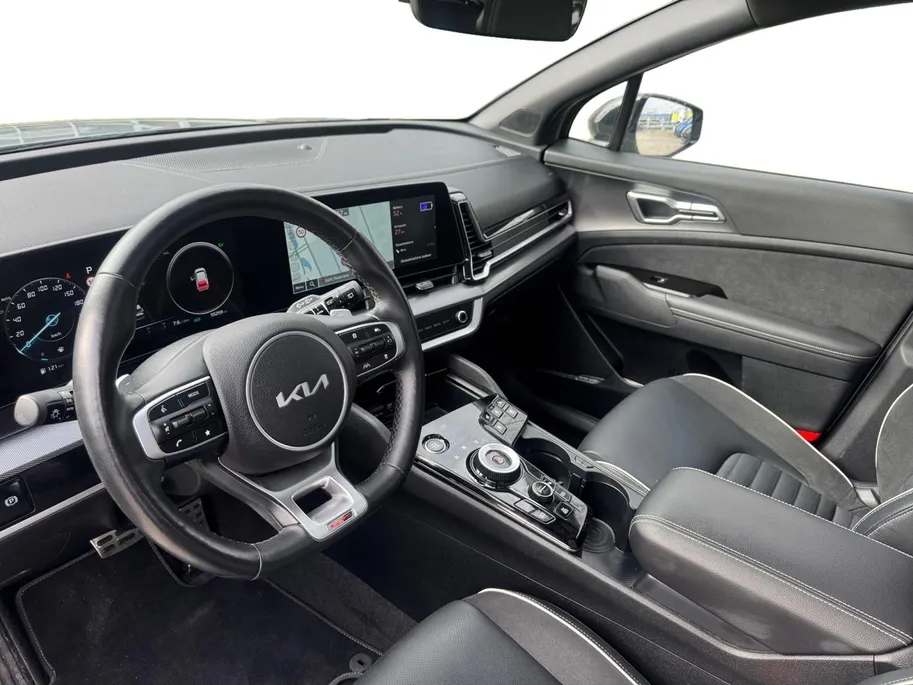 Kia Sportage 1.6 T-GDi Plug-in Hybrid AWD GT-Line | Panorama schuifdak | Camera | Stoel en Stuurwielverwarming | Elektrische achterklep | Navigatie | Adaptieve cruise control |