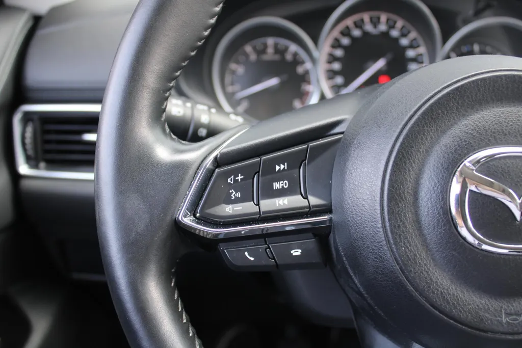 Mazda CX-5 2.0 SkyActiv-G 165 Comfort | Trekhaak | Stoel-/stuurverwarming | Dodehoek detectie | Carplay | Clima | 19' LM | Parkeersensor v+a | LED |