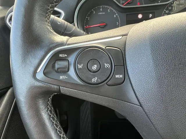 Opel Crossland 1.2 Turbo Elegance Automaat | Trekhaak | All Season Banden | Apple Carplay & Android Auto | Climate Control
