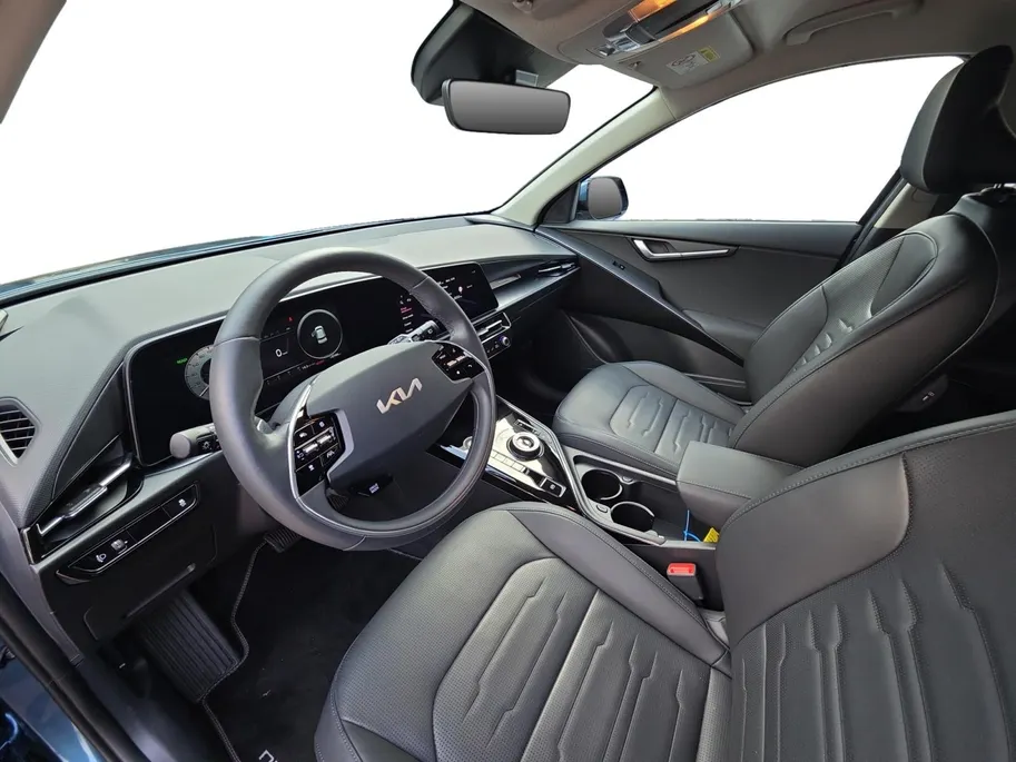 Kia Niro EV Edition Advanced 64.8 kWh Accu 100% | 1e Eigenaar | Dealer onderhouden | Cruise Control Adaptief | Stoelverwarming | Camera | Apple Carplay & Android Auto | Leder | Fabrieksgarantie t/m 28-3-2031 + 3x 1 jaar* | NAP