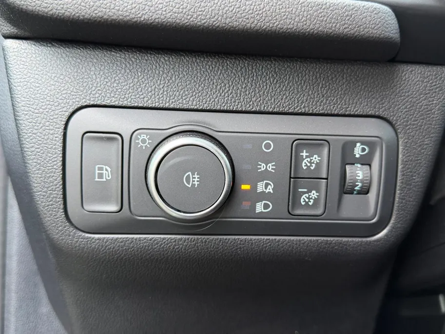 Ford Kuga 2.5 PHEV ST-Line | NL auto | Automaat | Winter pack | Adapt. Cruise control | BLIS | 360 graden camera | Draadloos opladen mobiel | Fabrieksgarantie tot 01-2028 |