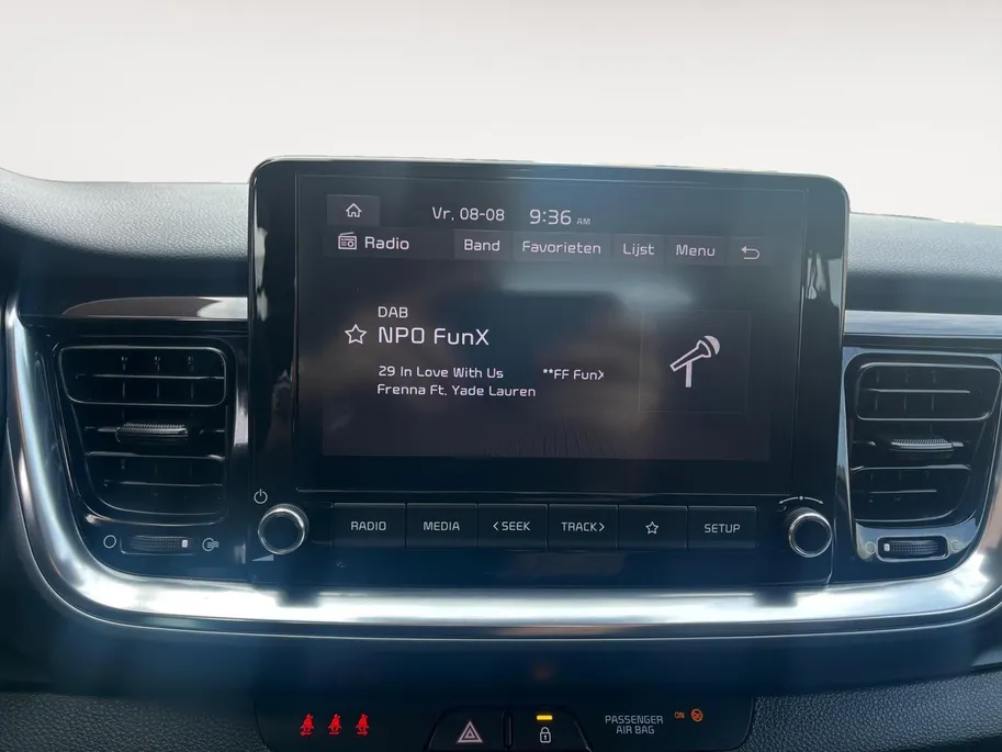 Kia Stonic 1.0i Turbo DynamicLine Automaat |  Two-tone lak | Apple Carplay / Android Auto | Airco |  Elektrische ramen | Camera | Parkeersensoren | Lichtmetalen velgen |