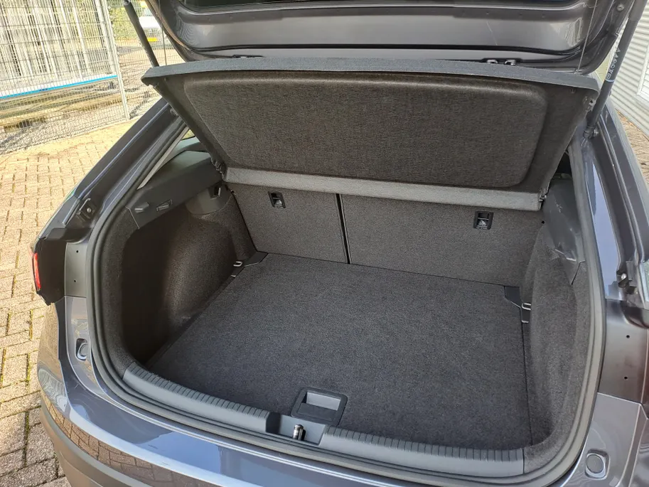 Volkswagen Taigo 1.0 TSI Life | Automaat | Apple Carplay/Android Auto | Navi  | Cruise control adaptief | Camera | Voorstoelen verwarmd