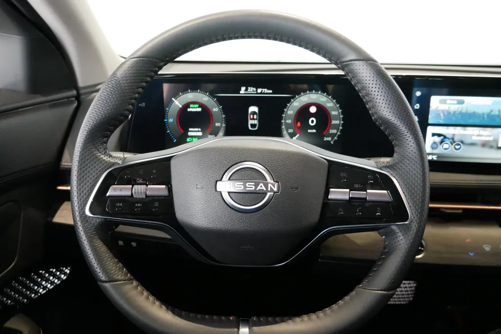 Nissan ARIYA Limited Edition 66 kWh *afneembare trekhaak*Achteruitrijcamera*Navigatie*Apple carplay& Androidauto*Parkeersensorenvoor en achter*Adaptive cruisecontrole*I-key*