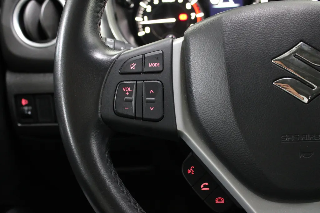 Suzuki Vitara 1.4 Boosterjet Style Smart Hybrid Allseason banden / Stoelverw. /