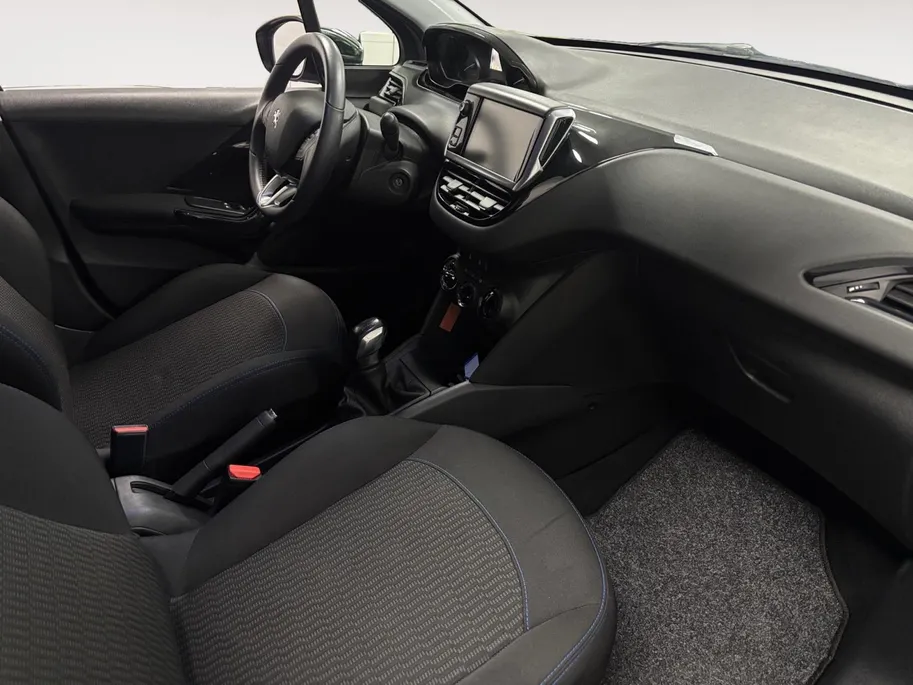 Peugeot 208 1.2 PureTech Active AIRCO CRUISE CONTROLE PARKEERSENSOREN LM VELGEN 5 DEURS BLUETOOTH ZEER MOOIE AUTO 12 MAANDEN GARANTIE