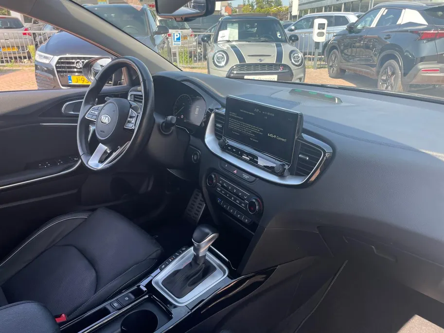 Kia Ceed Sportswagon 1.6 GDI PHEV ExecutiveLine *Automaat*Navi+Camera*Schuif/kanteldak*Climate Control*Adapt. Cruise Control*Stoelverwarming/ventilatie*Elekt. stoel*Elekt. achterklep*Zeer nette auto!