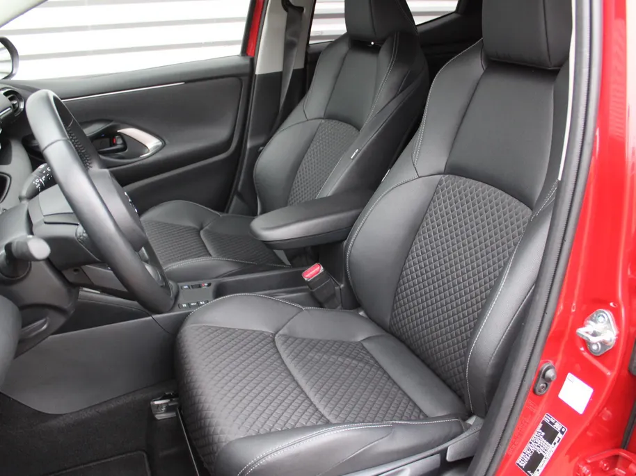 Mazda 2 Hybrid 1.5 Select | 16' LM | Stoel- & stuurverwarming | HUD | Camera | Dodehoek sensor |