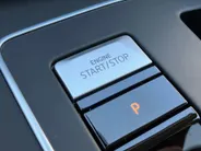 Volkswagen Golf Variant 1.0eTSI/110PK Life DSG · Navigatie · Camera + Parkeersensoren · Apple/Android Car Play · Stoelverwarming · Elektrische stoelverstelling ·