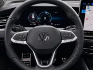 Volkswagen Passat Variant 1.5eHybrid 200kW/272PK R-Line · Panoramadak · Trekhaak · 360°Camera + Parkeersensoren · Garantie t/m 11-11-2030 of 100000km.