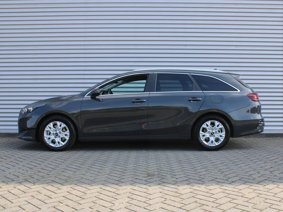Kia Ceed Sportswagon 1.5 T-GDi DynamicPlusLine | Stoel- & stuurverwarming | Camera | Clima | Cruise adapt. | LED | Navi | Elek. achterklep | 16' LM |