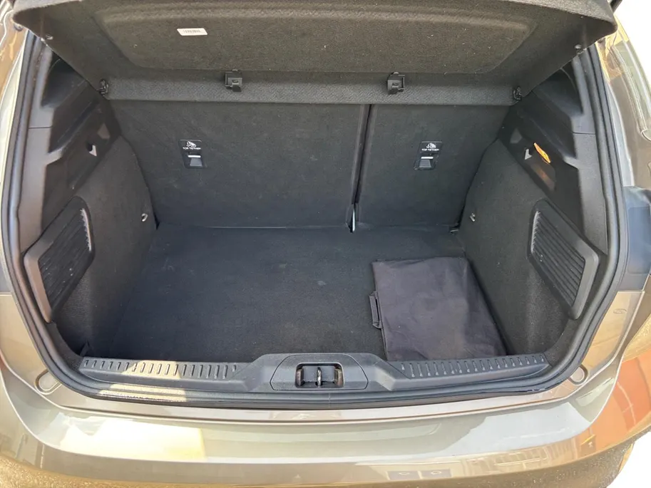 Ford Focus 1.0 EcoBoost ST Line Business 125PK | Winter Pack | Comfort Pack | Privacy Glass | Climate Control | Keyless Entry