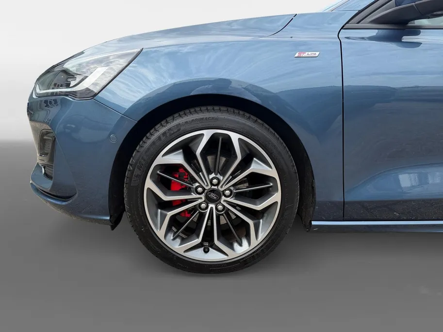Ford Focus Wagon 1.0 EcoBoost Hybrid ST Line X | NL auto | Dealer onderhouden | 155 pk |  Automaat | BLIS| Adapt. cruise control | Winter pack | Parkeersensoren voor en achter | Achteruitrijcamera | Elektr. achterklep | B&O audio | 18' lichtmetalen velgen | Bovag ga