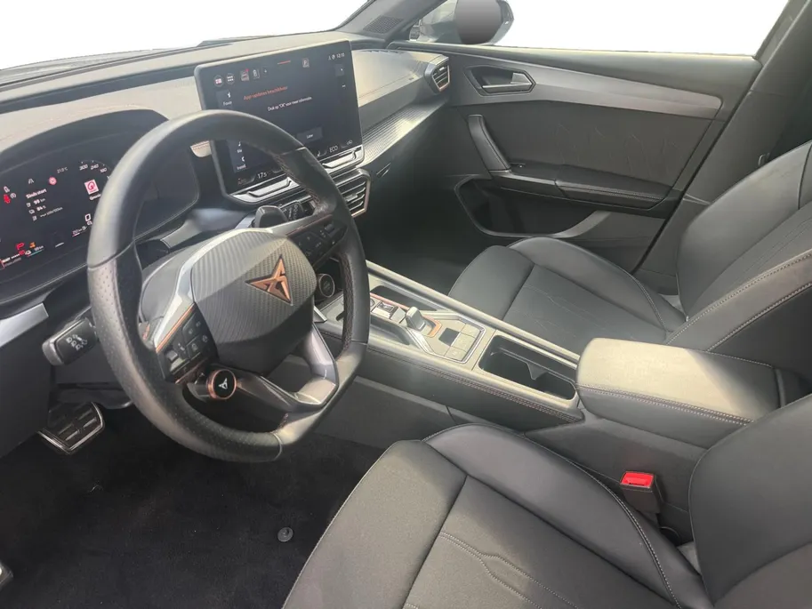 CUPRA Leon 1.5 TSI e-Hybrid PHEV Bussines | 99% SOH| Led Koplampen | Apple/Android Carplay | Keyless | Half leder | Stoel/Stuurverwarming | Digital Cockpit | Fabrieksgarantie! |